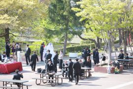 結婚式　披露宴　学食　学校で結婚式　チャペル　費用