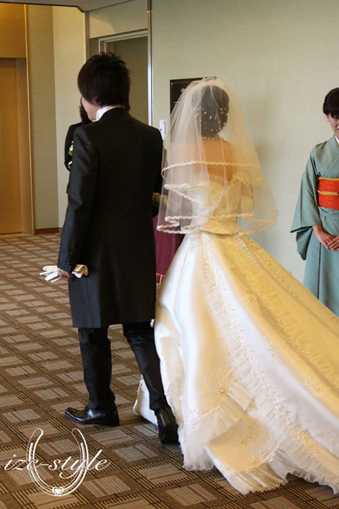 結婚式　披露宴　入場　ホテル婚　和婚　ウェディングドレス